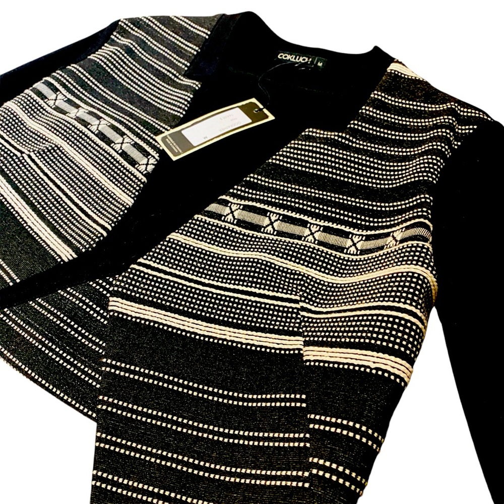 NWT - COKLUCH Black and Cream Woven Cropped Jacket 🖤 - Size M